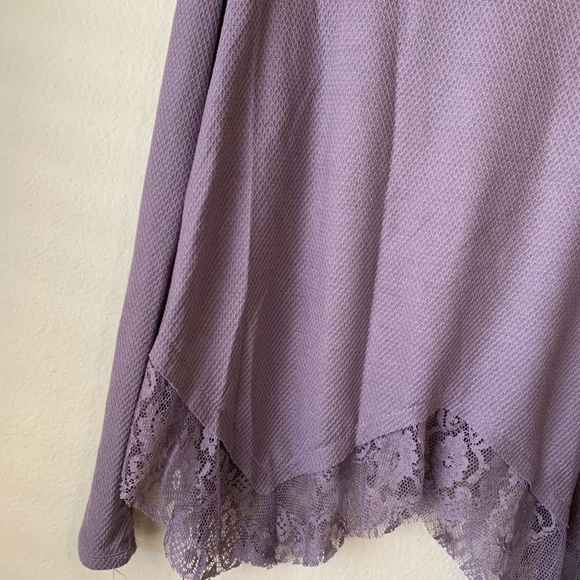 Long Sleeve Top Smoky Lilac with Lace Hem Zigzag Hemline ScoopNeck Size Small - Picture 13 of 14